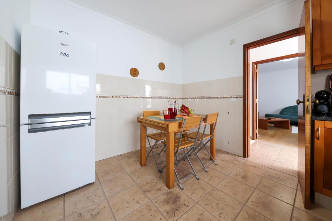 Casas Com Amoras In Serra Da Pescaria Famalicao Luaran gambar