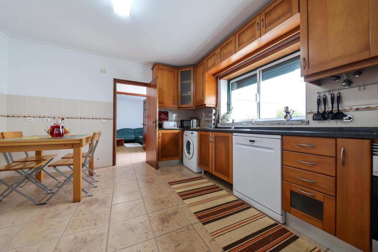 Casas Com Amoras In Serra Da Pescaria Famalicao Luaran gambar