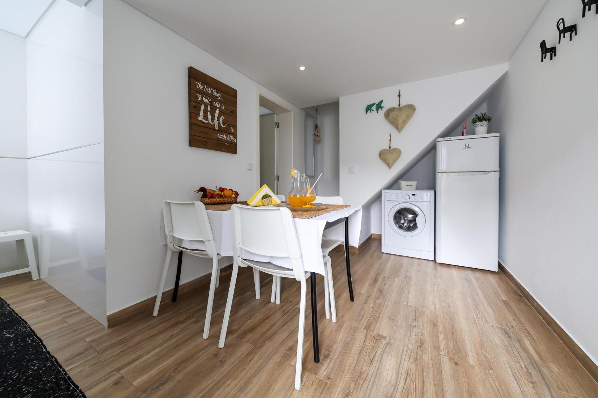 Casas Com Amoras In Serra Da Pescaria Famalicao Luaran gambar