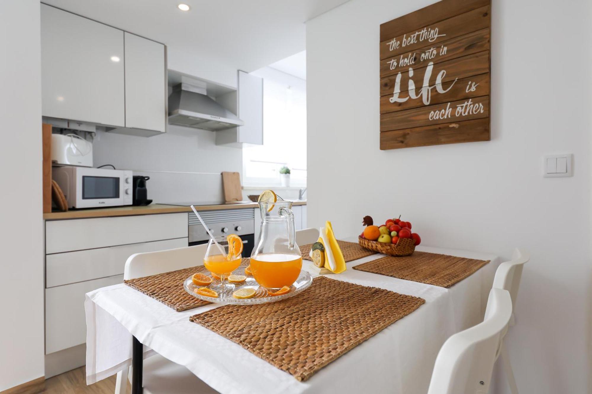 Casas Com Amoras In Serra Da Pescaria Famalicao Luaran gambar