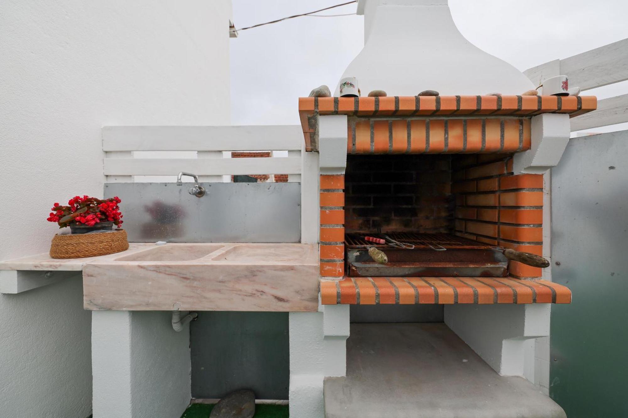 Casas Com Amoras In Serra Da Pescaria Famalicao Luaran gambar