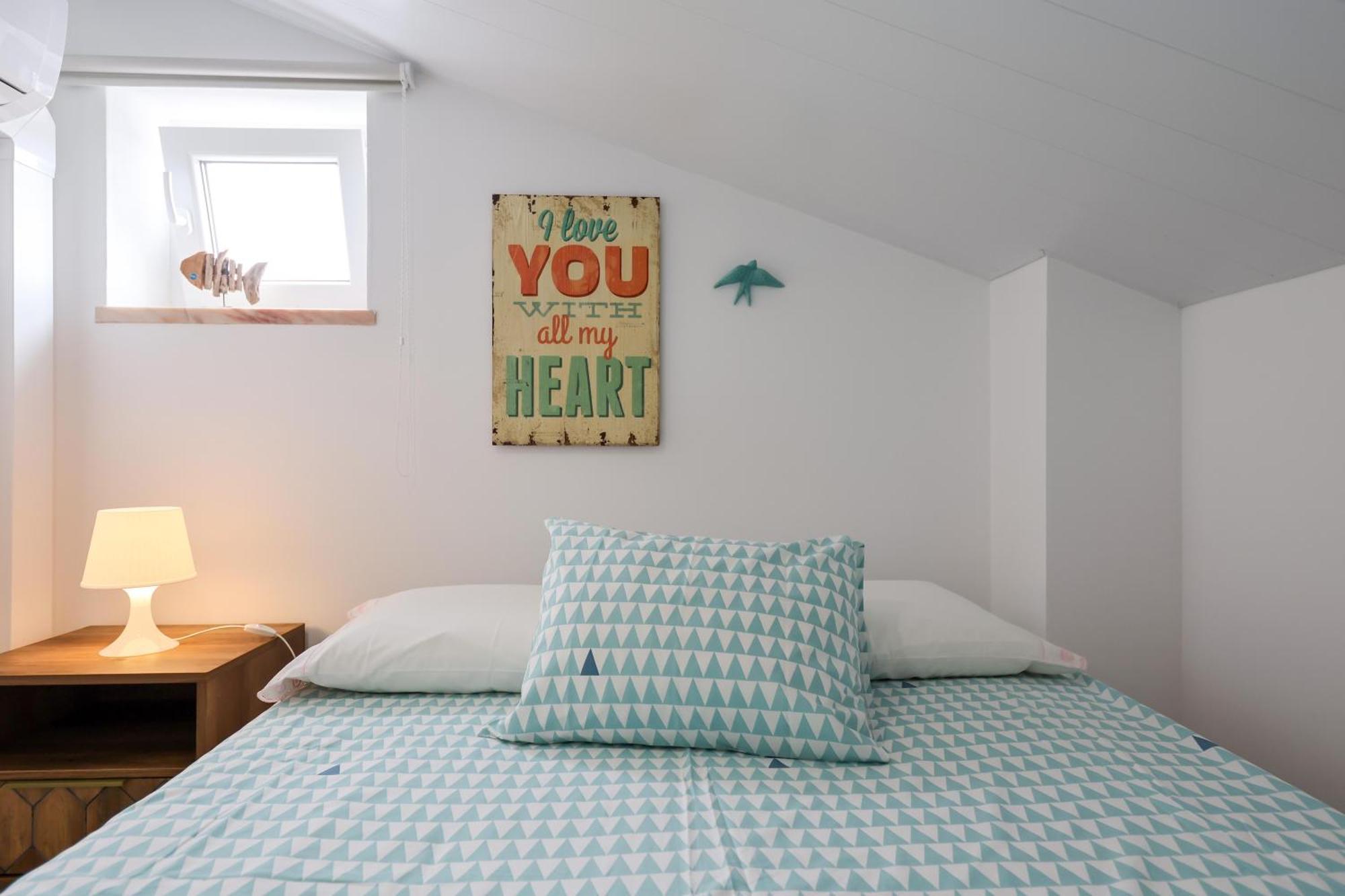 Casas Com Amoras In Serra Da Pescaria Famalicao Luaran gambar