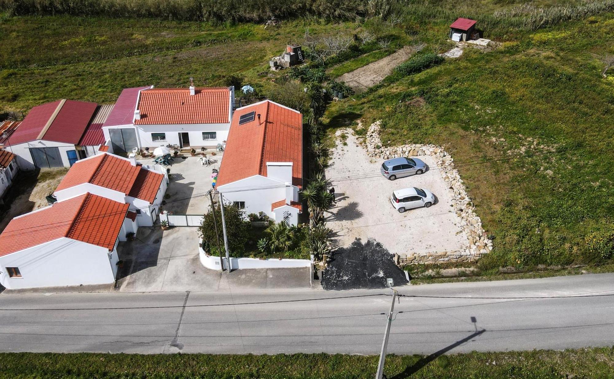 Casas Com Amoras In Serra Da Pescaria Famalicao Luaran gambar